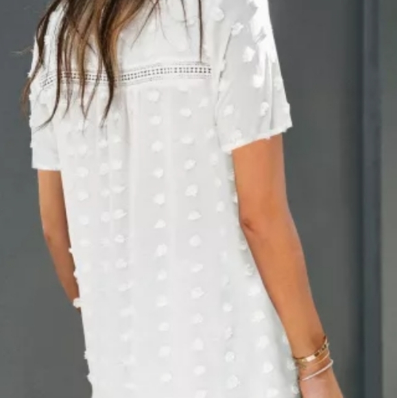 🔥🎉HP🎉 New Swiss dot flowy top. - Picture 4 of 13